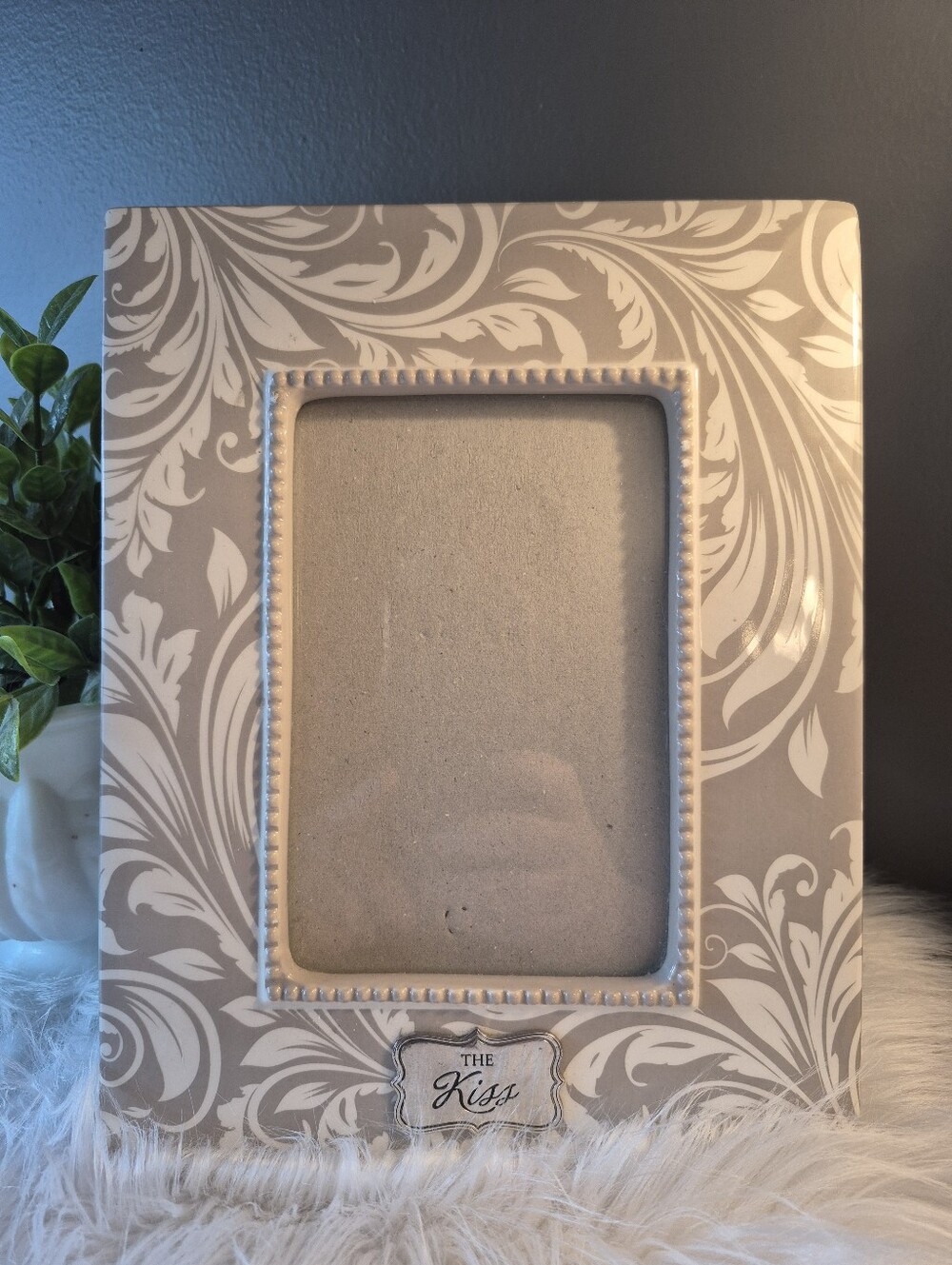 Vintage Grasslands Road "The Kiss" Ceramic Photo Frame